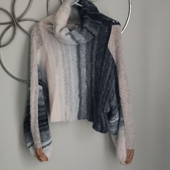 Free People Cloud Kicker Alpaca sweater - Picture 2 of 7